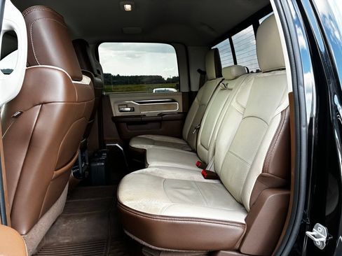 Used 2023 RAM 3500 Laramie AWD/4WD image 19