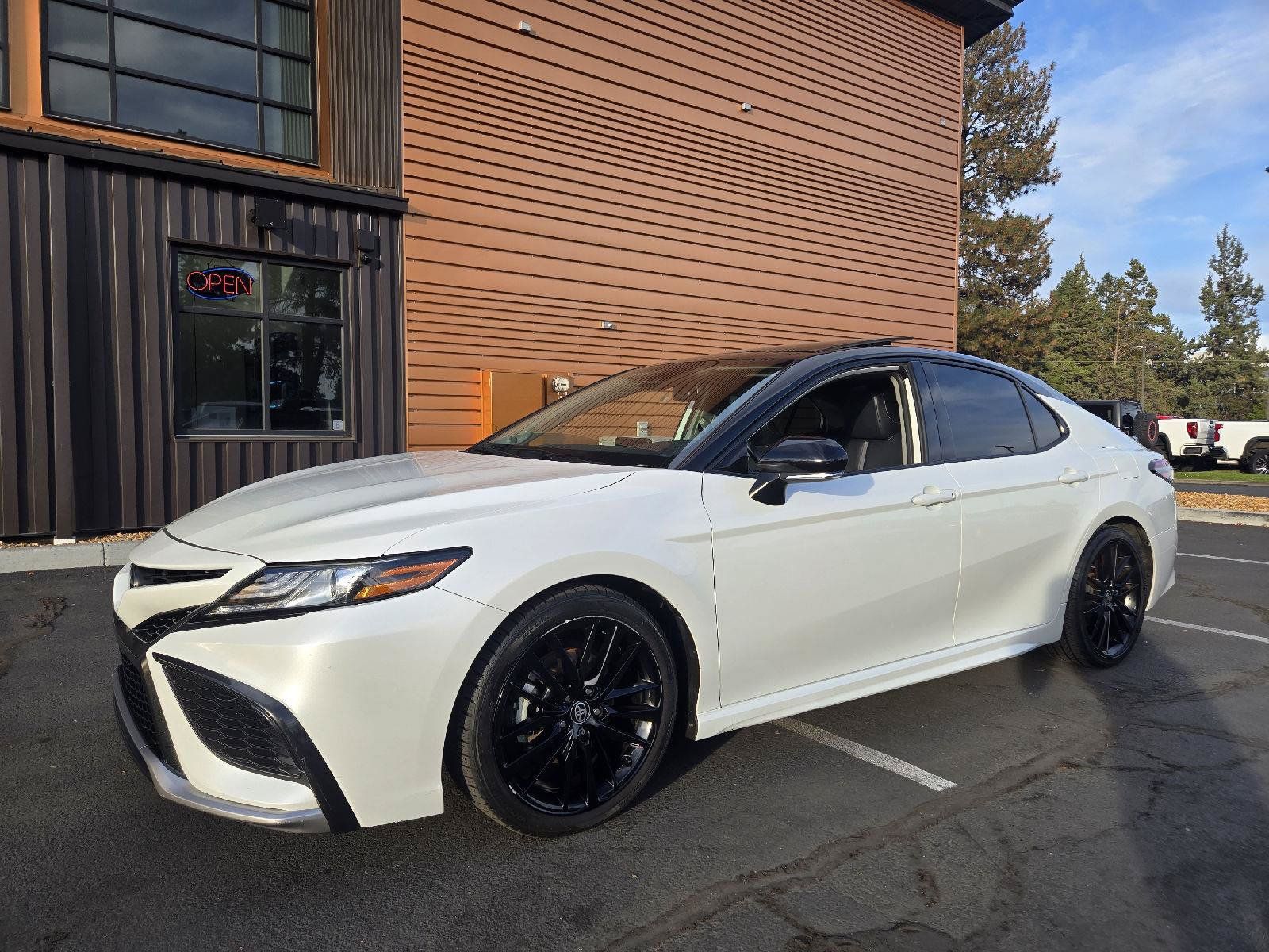 Used 2022 Toyota Camry XSE FWD image 1