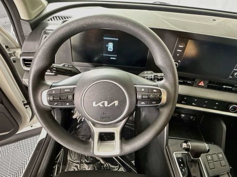 Used 2023 Kia Sportage LX AWD/4WD image 21