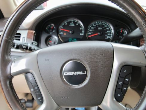 Used 2008 GMC Yukon Denali image 21