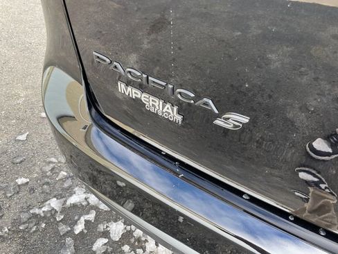 New 2026 Chrysler Pacifica Select AWD/4WD image 10