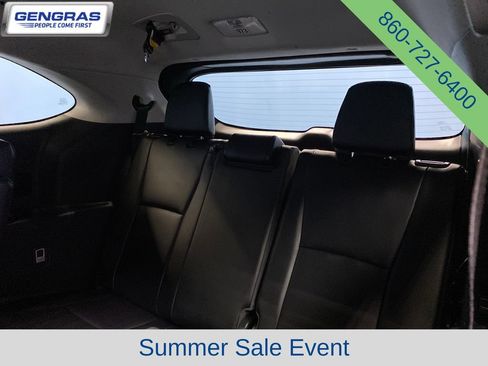 Used 2023 Toyota Highlander XLE AWD/4WD image 29