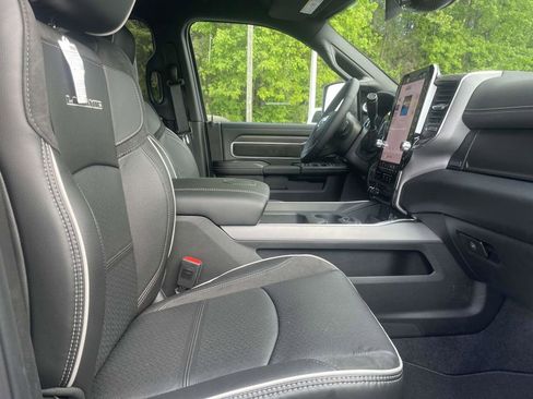 New 2026 RAM 2500 Laramie AWD/4WD image 14