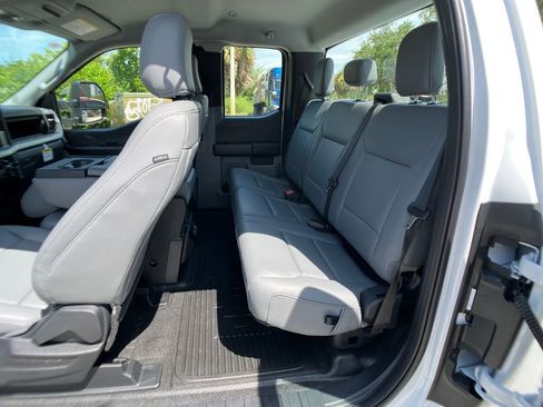 New 2025 Ford F250 XL w/ XL Chrome Package image 29