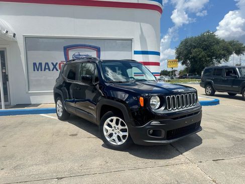 Used 2017 Jeep Renegade Latitude FWD image 27