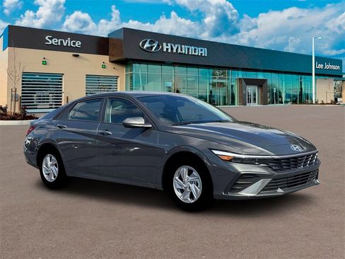 New 2026 Hyundai Elantra SE image 10