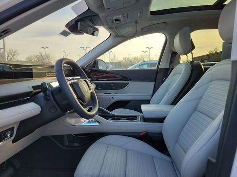 New 2026 Lincoln Nautilus Reserve image 16