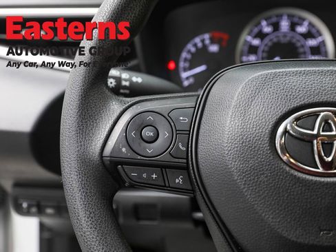Used 2022 Toyota Corolla LE image 15