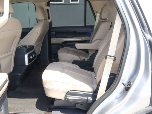Used 2023 Ford Expedition Limited AWD/4WD image 8