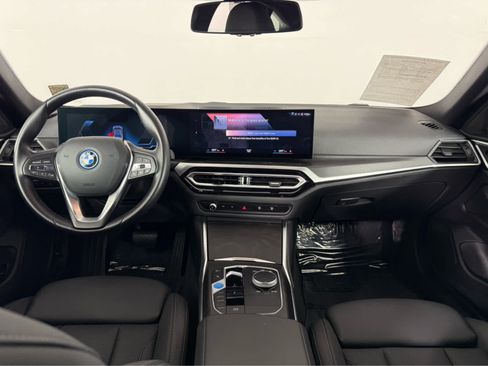 Used 2023 BMW i4 eDrive35 RWD image 11