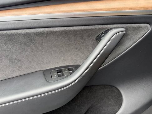 Used 2023 Tesla Model Y Long Range AWD/4WD image 11