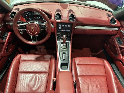 Used 2017 Porsche 718 Boxster RWD image 42