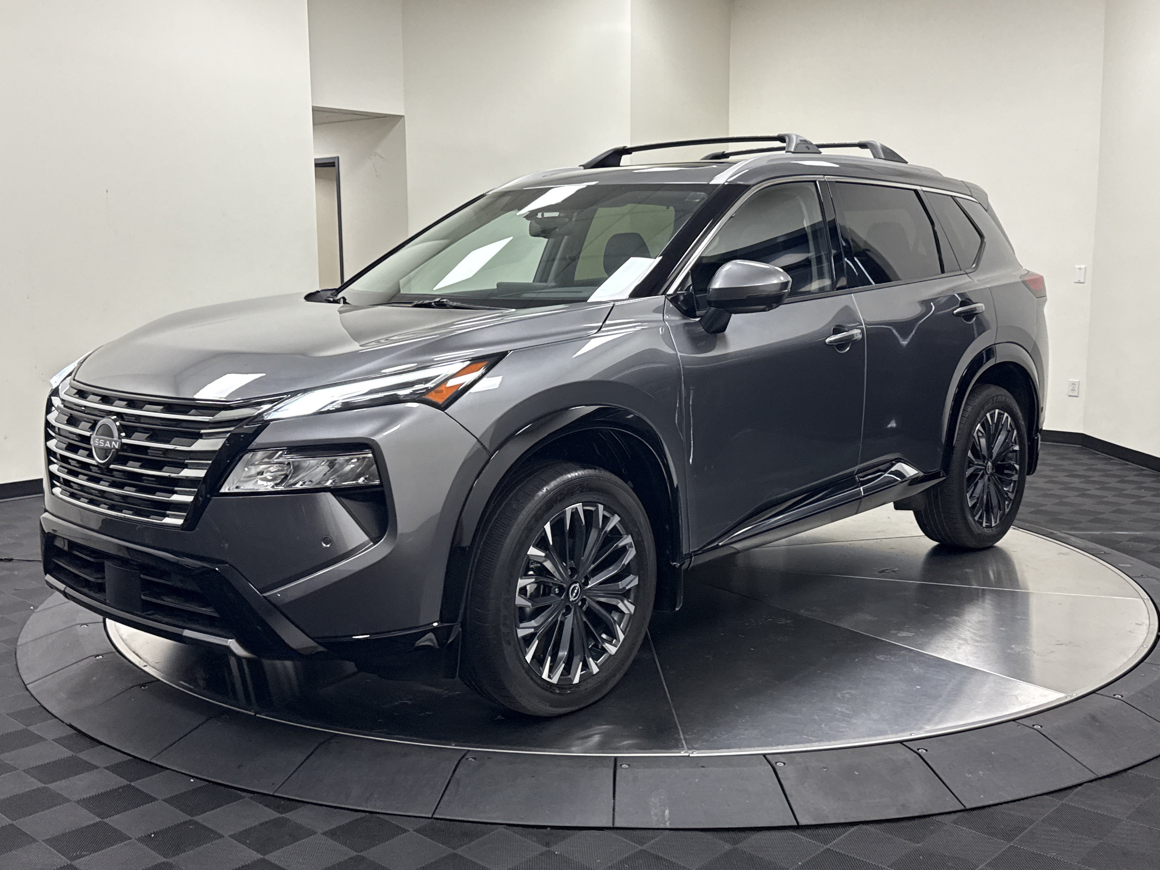 Used 2026 Nissan Rogue Platinum w/ Platinum Premium Package AWD/4WD image 4