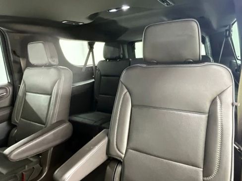Used 2021 GMC Yukon XL Denali w/ Denali Premium Package AWD/4WD image 7