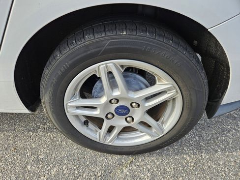 Used 2018 Ford Fiesta SE image 4