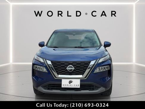 Used 2023 Nissan Rogue SV image 1