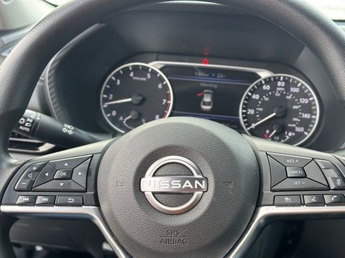 Used 2025 Nissan Sentra SV image 21