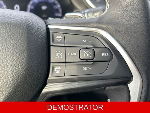 New 2025 Jeep Grand Cherokee Altitude image 12