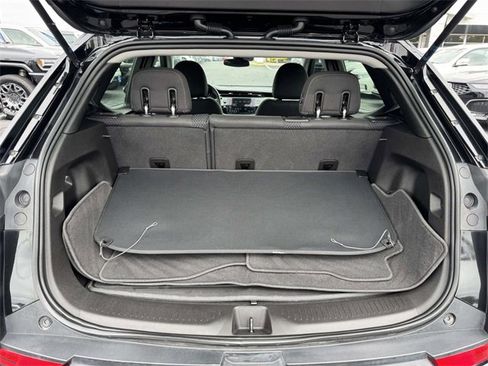 Used 2022 Chevrolet Bolt EUV LT image 8