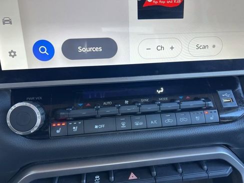 Used 2024 Toyota Tundra Limited w/ Power Package image 18