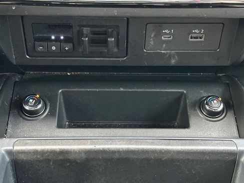 Used 2021 Nissan Titan Platinum Reserve w/ Moonroof Package image 27