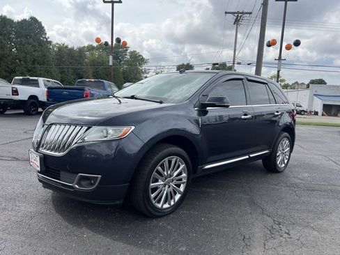 Used 2013 Lincoln MKX AWD image 17