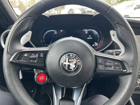 Used 2024 Alfa Romeo Giulia Veloce image 11