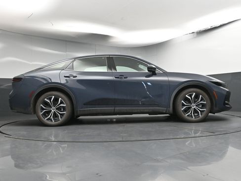 Certified 2025 Toyota Crown XLE image 26