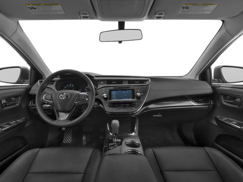 Used 2017 Toyota Avalon Touring FWD image 5