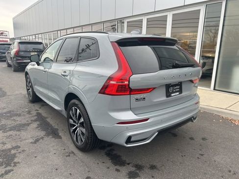Certified 2025 Volvo XC60 B5 Plus image 3