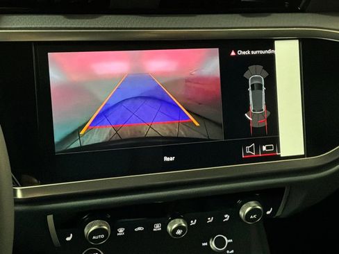 New 2025 Audi Q3 2.0T Premium image 3