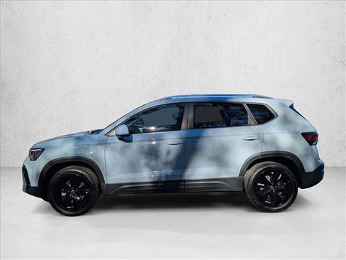 New 2026 Volkswagen Taos SE image 5