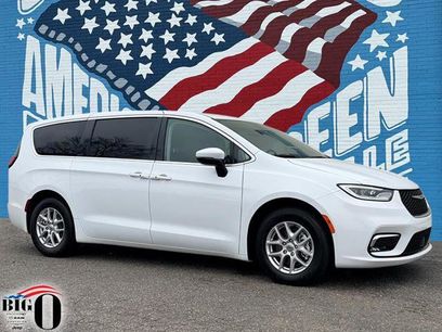 Certified 2023 Chrysler Pacifica Touring-L