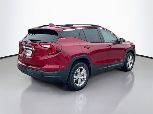 Used 2024 GMC Terrain SLE w/ Driver Convenience Package image 7