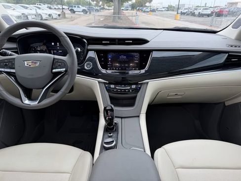 Used 2024 Cadillac XT6 Premium Luxury w/ Technology Package FWD image 26