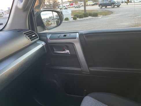 Used 2016 Toyota 4Runner SR5 image 29