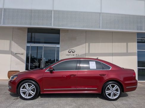 Used 2015 Volkswagen Passat TDI SEL Premium FWD image 3