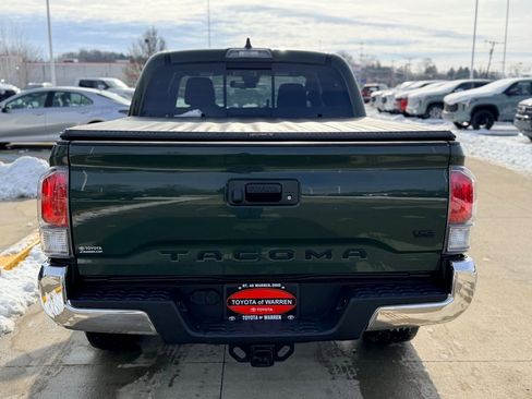 Used 2022 Toyota Tacoma TRD Off-Road image 4