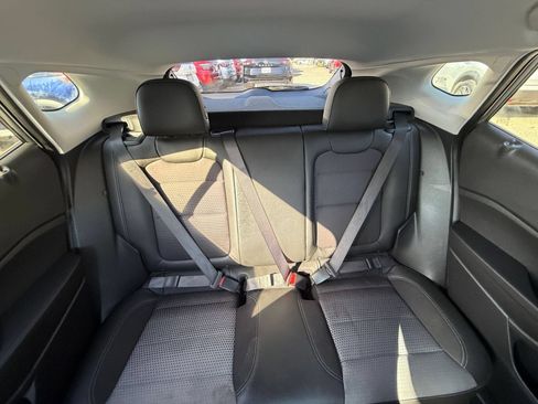 Used 2025 Chevrolet Trax LT FWD image 36
