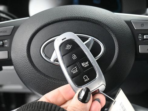 Used 2024 Hyundai Palisade SEL image 32