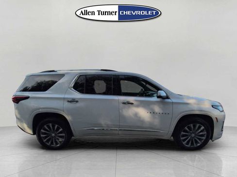 Used 2022 Chevrolet Traverse Premier image 9