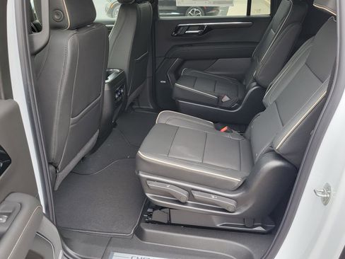 New 2026 Chevrolet Suburban Premier image 13