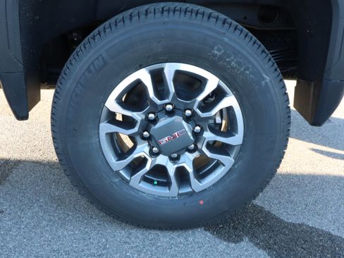 New 2026 GMC Sierra 2500 SLT w/ SLT Convenience Package image 22