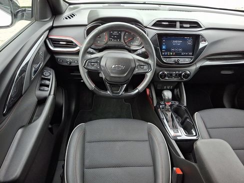 Used 2023 Chevrolet TrailBlazer RS w/ Convenience Package AWD/4WD image 17