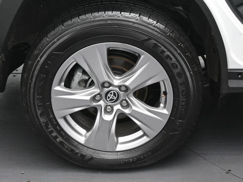 Used 2025 Toyota RAV4 XLE AWD/4WD image 34