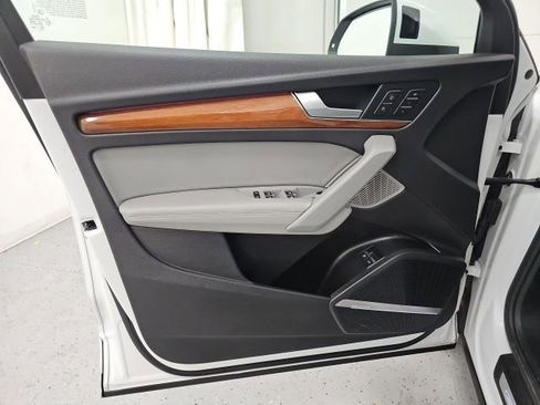 Used 2022 Audi Q5 e Prestige image 11