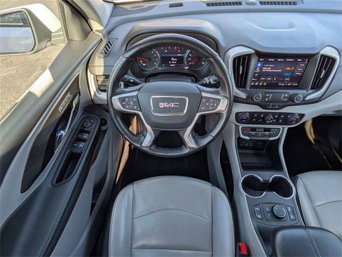 Used 2023 GMC Terrain SLT image 17