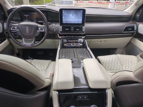 Used 2018 Lincoln Navigator Black Label w/ Cargo Package image 16