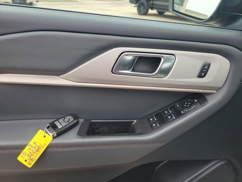 New 2026 Ford Explorer Active image 16