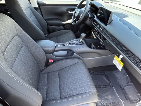 New 2027 Honda HR-V LX image 9